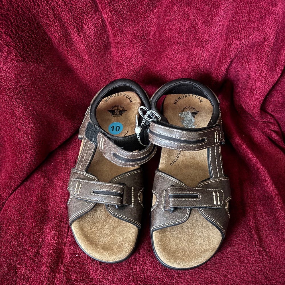 Memory foam Dockers Brown Sandals
